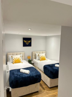 Seaside Serenity 3 bedroom Retreat 5 Mins from Folkstone beach, suitable for contractors
